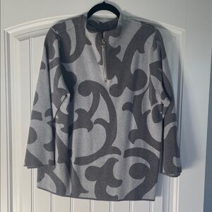 Chico's Gray Patterned V-Neck Sweater